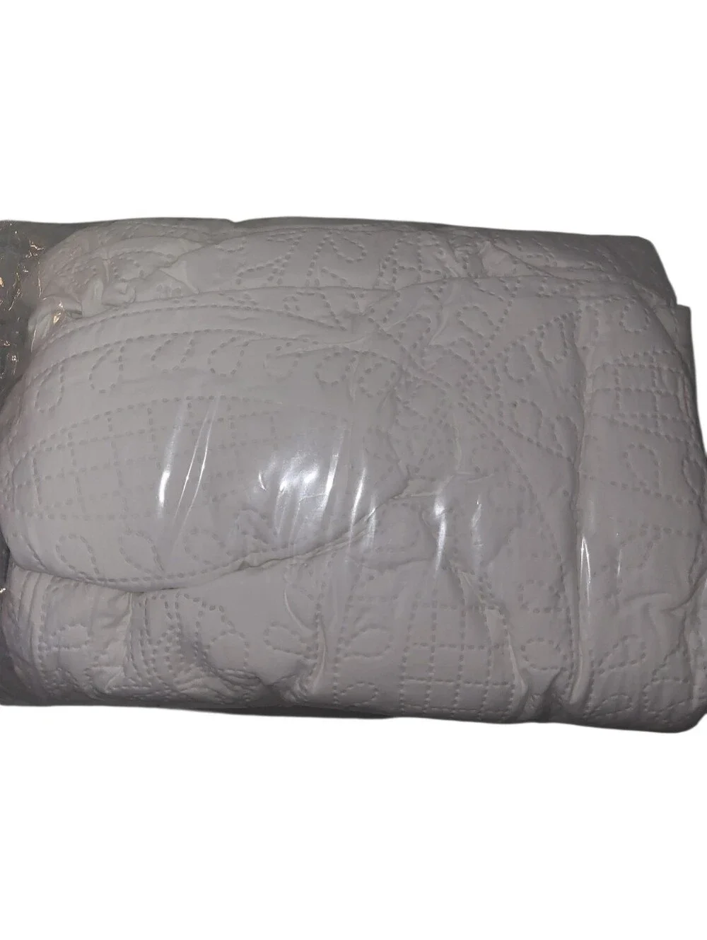 Love's Cabin Quilted Bed Comforter - Soft Stitched Design White sz TWIN